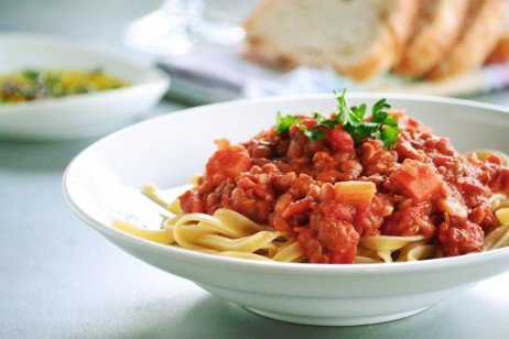 Uma combinação italiana perfeita! Molho vegano de bolonhesa
