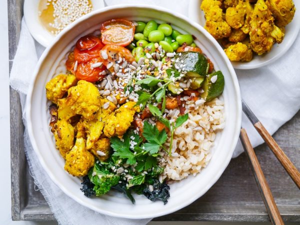Vejam só a variedade nesse prato vegano! Tigela vegana