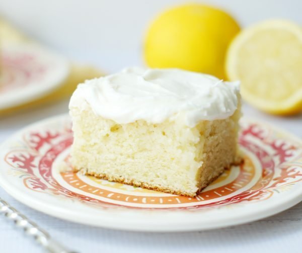 Bolo de limão com glacê de limão